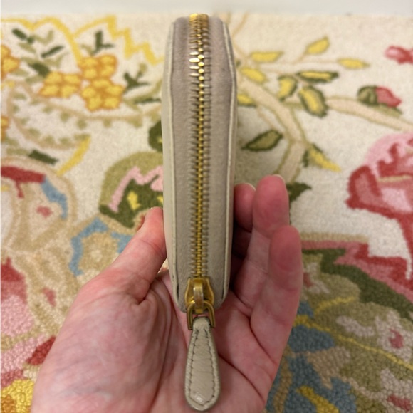 PRADA Gray Beige Saffiano 100% Leather Zip Around Continental Wallet - Picture 6 of 16